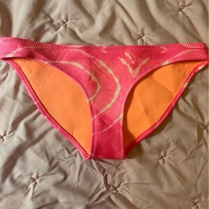 Triangl Pink Tie Dye Bikini Bottoms size Medium